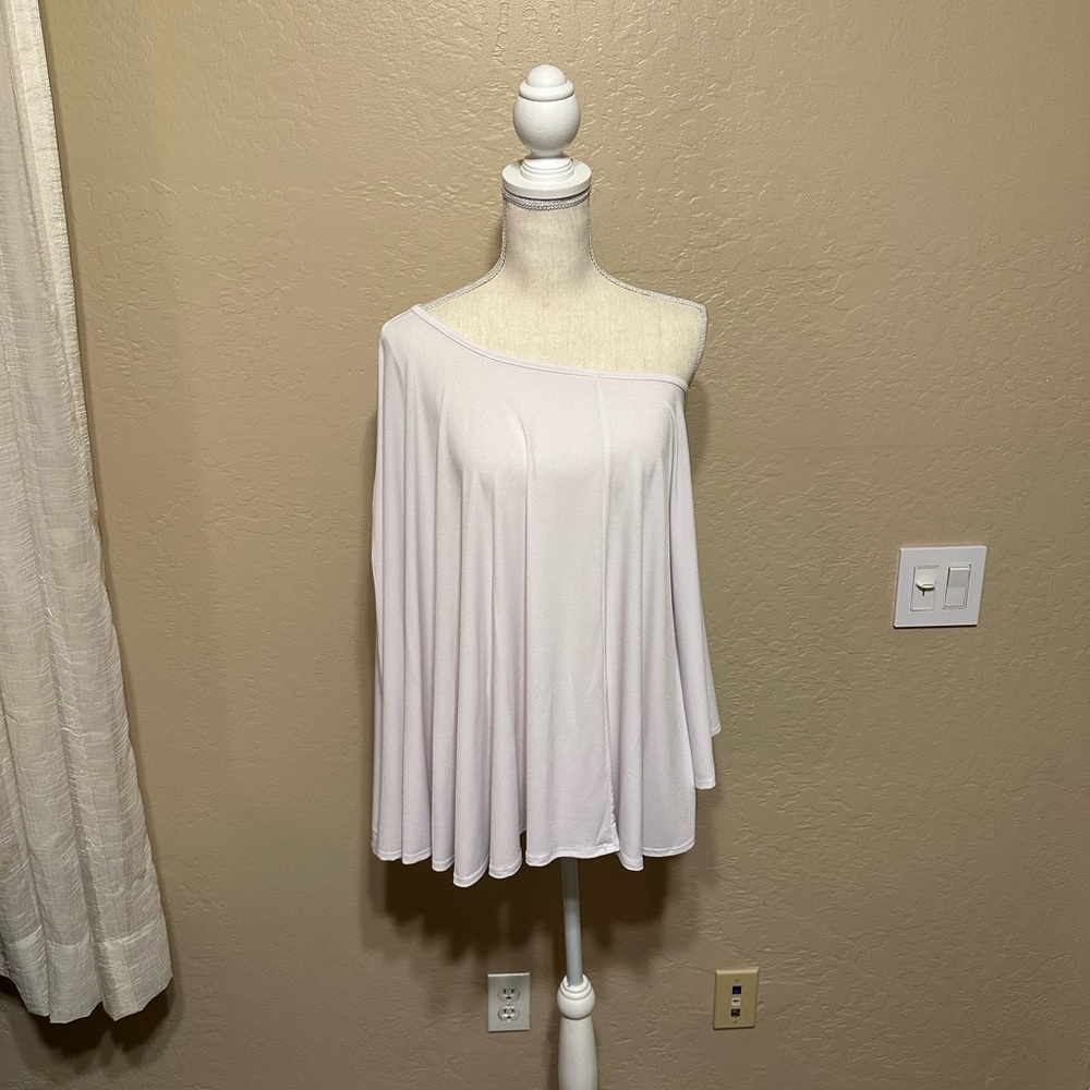 VENUS One-Shoulder White Top